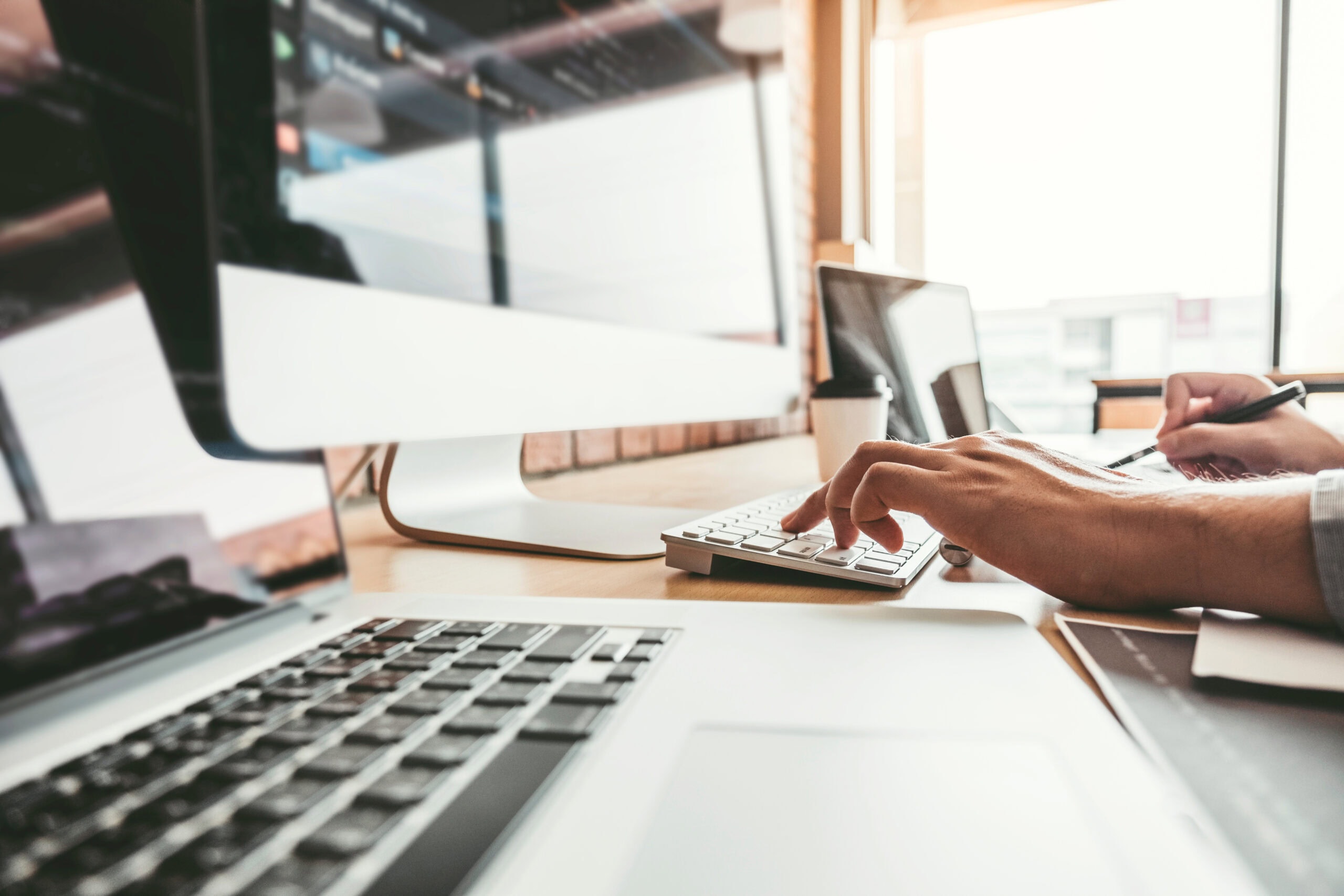 From Complex to Effortless: Why Retailers Are Switching to Shopify?